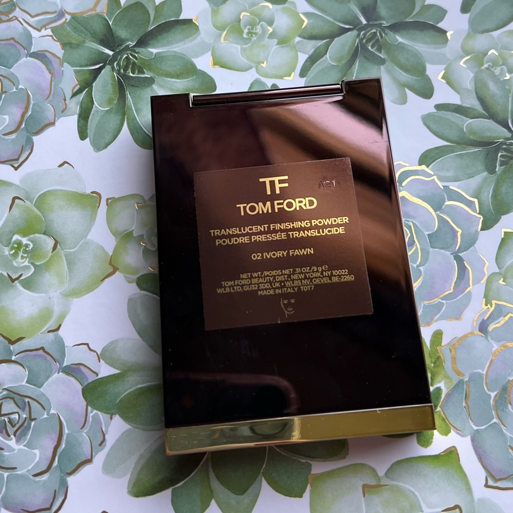 Tom Ford Translucent Finishing Powder- 02 Ivory Fawn